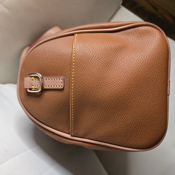 Dooney & Bourke Saddle Pebble Satchel – Chic Everyday Classic - Picture 3 of 9
